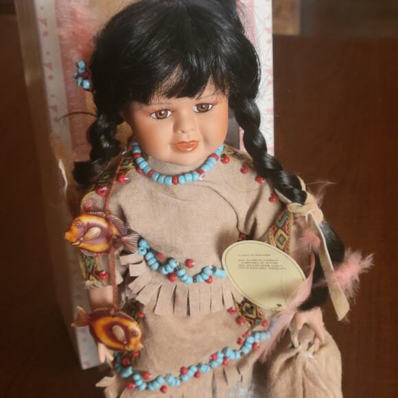 Vintage Native American Doll Emerald Doll Collection Exclusive Design New - Picture 6 of 13